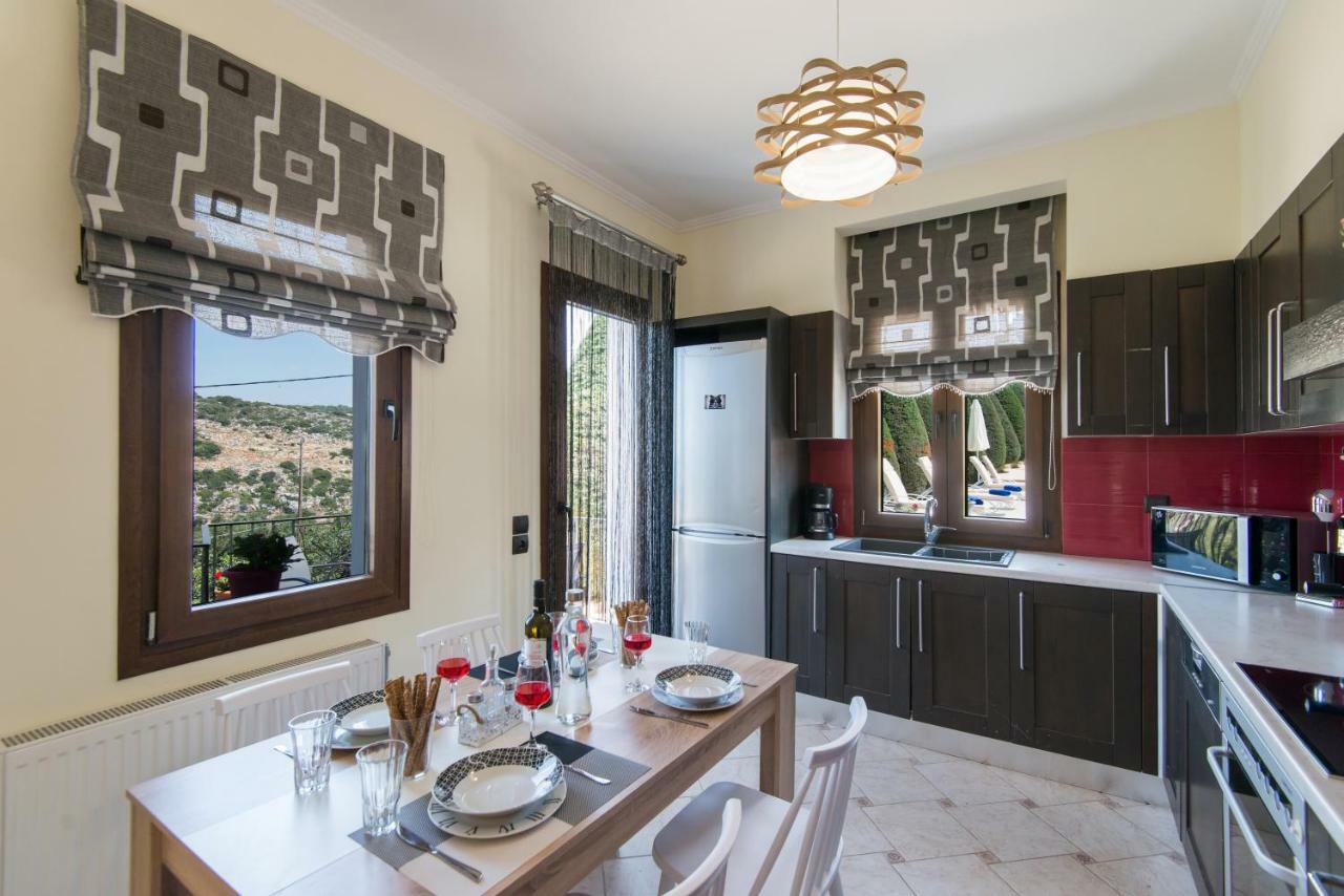 Elmyra Villa, Heated Pool & Walking To Beach, By Thinkvilla Gerani Chanion Extérieur photo
